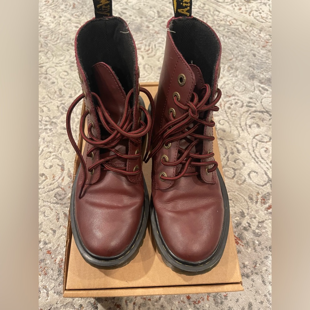 Dr. Martens Women's 1460 Smooth Boot. Size 6. NWT.